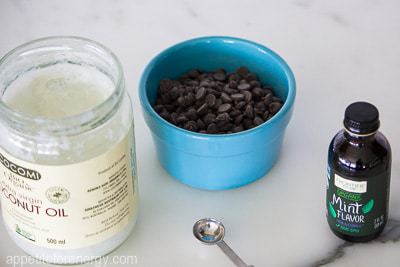 Coconut oil, chocolate chips and mint flavor